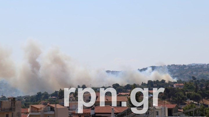 Οι πρώτες εικόνες από τη φωτιά στη Ραφήνα – ΦΩΤΟ – ΤΩΡΑ