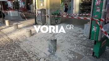 Έπεσαν σοβάδες δίπλα σε στάση του ΟΑΣΘ – ΒΙΝΤΕΟ