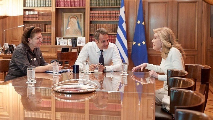 Συνάντηση Μητσοτάκη με την πρέσβειρα Καλής Θελήσεως της UNESCO, Μαριάννα Βαρδινογιάννη