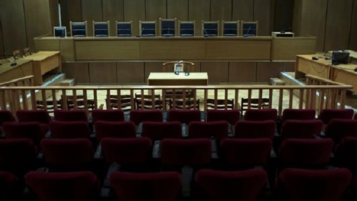 Δίκη Χρυσής Αυγής: Τα… γυρίζει κι άλλος κατηγορούμενος – Ισχυρίζεται πως τελικά δεν είδε συνοδηγό στο αυτοκίνητο του Ρουπακιά