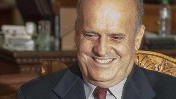 Ανακοίνωση του ΣΥΡΙΖΑ για τον γ.γ. Τουρισμού Κ. Λούλη – Τι απαντά ο ίδιος