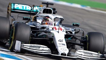 Εύκολη pole position για Χάμιλτον στη Γερμανία – Εγκατέλειψαν οι δύο Ferrari