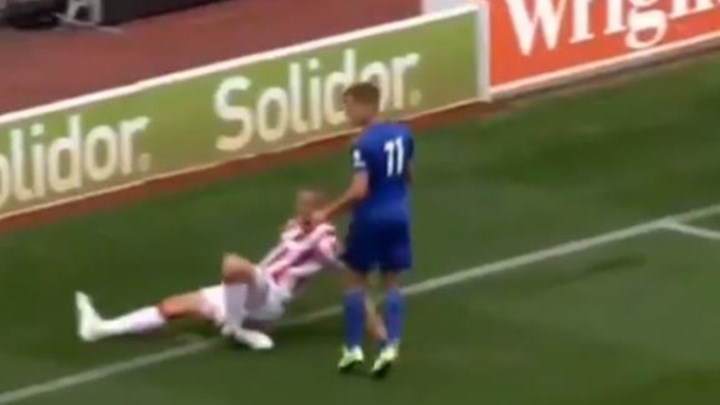 Εφιαλτικός τραυματισμός σε φιλικό παιχνίδι ανάμεσα στην Στόουκ και τη Λέστερ – ΒΙΝΤΕΟ