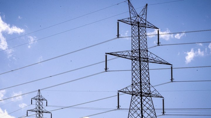 Ενταγμένοι στο κοινωνικό τιμολόγιο με…βίλα και πισίνα – Πώς ένα ζευγάρι εφοριακών “φέσωσε” τη ΔΕΗ με 65.000 ευρώ