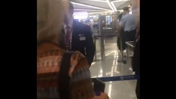 ΕΛΑΣ: Έρευνα σχετικά με βίντεο και καταγγελία για βιαιοπραγία αστυνομικού σε βάρος αλλοδαπού στο «Ελ. Βενιζέλος»