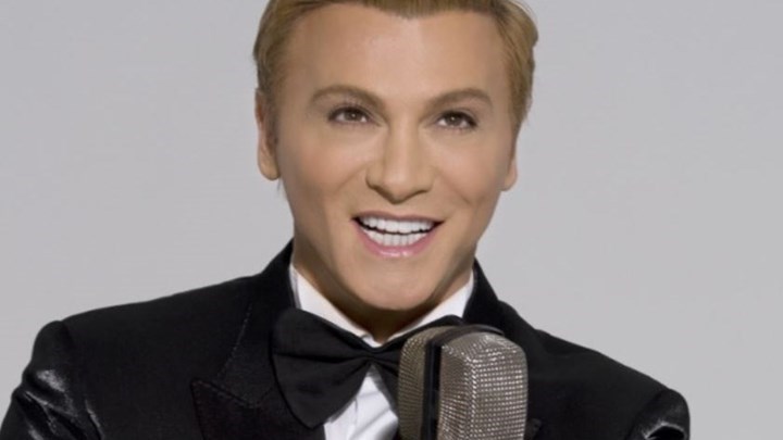 Ο Τάκης Ζαχαράτος έδειξε στο Instagram τα σημάδια της λεύκης στο σώμα του – Το μήνυμά του – ΦΩΤΟ