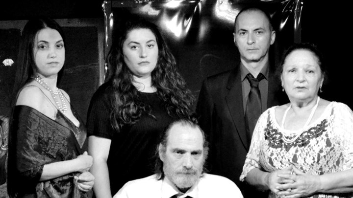 Ο Σόλνες…χτυπά και στο θέατρο «Εκάτη»