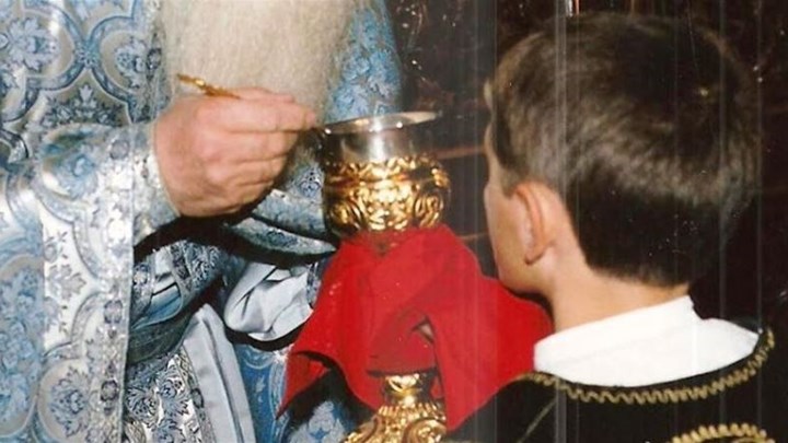 Σοκαριστικό – Παπάς αρνήθηκε να κοινωνήσει παιδιά με αναπηρία