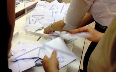 Η μάχη του σταυρού – Δείτε ποιοι προηγούνται στους τρεις τομείς της Β’ Αθηνών – Τα μεγάλα ονόματα που μένουν εκτός