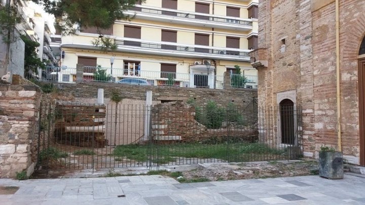 Έβαλαν κάγκελα στον Ιερό Ναό Αγίας Σοφίας για να τον προστατέψουν από γκράφιτι – ΦΩΤΟ