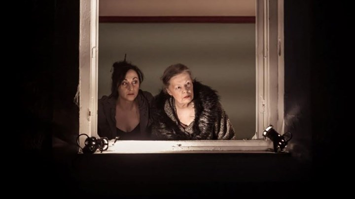 Η παράσταση «Στη μνήμη ενός μικρού παιδιού» επιστρέφει στο Άσυλο Ανιάτων πριν παιχτεί στο Λονδίνο