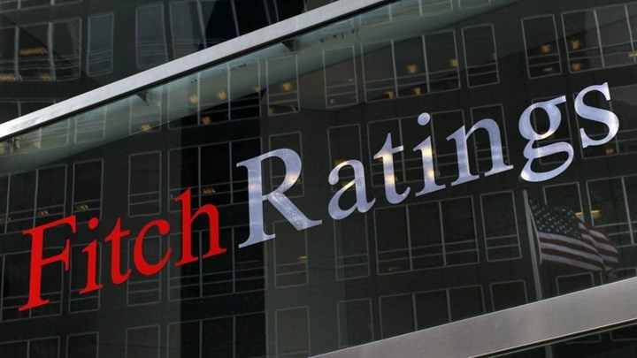 Fitch: Αμετάβλητη η αξιολόγηση «BB-» για την Ελλάδα