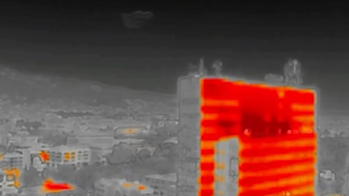 Εντυπωσιακές εικόνες: Αυτοί είναι οι «πυρακτωμένοι γίγαντες της Λεωφόρου Κηφισίας» – ΒΙΝΤΕΟ