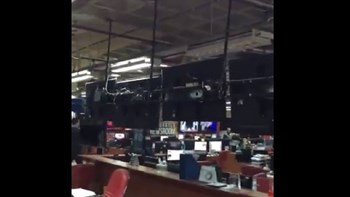 Η στιγμή που ο ισχυρός σεισμός “χτύπησε” την Ινδονησία – Ένας νεκρός, τέσσερις τραυματίες – ΒΙΝΤΕΟ