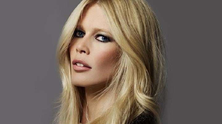 Η Κλόντια Σίφερ φωτογραφίζεται γυμνή στα 48 της και εντυπωσιάζει – ΦΩΤΟ