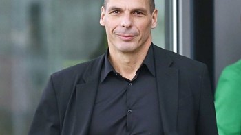 Βαρουφάκης: Όσο φοβούνται τη ρήξη με τους δανειστές θα συνεχίζουν στον χυδαίο δρόμο της ρήξης με τον ελληνικό λαό