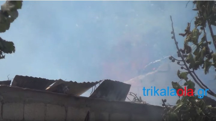 Μεγάλη φωτιά σε σπίτι στα Τρίκαλα – ΦΩΤΟ- ΒΙΝΤΕΟ