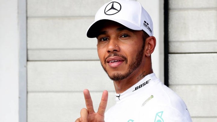 Θρίαμβος του Χάμιλτον στο Grand Prix της Formula 1 στη Βουδαπέστη