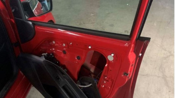 Χειροπέδες σε 23χρονο – Είχε κρύψει 6,5 κιλά ηρωίνη στην πόρτα του αυτοκινήτου