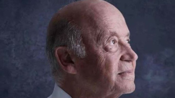 Οι πρώτοι γεροί άσσοι της «Νύχτας Καλοκαιριού» που ετοιμάζει ο σημαντικός Μίμης Πλέσσας