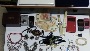 Στα χέρια της ΕΛ.ΑΣ. συμμορία Γεωργιανών διαρρηκτών – Πώς ξάφριζαν σπίτια στα νότια προάστια – ΦΩΤΟ