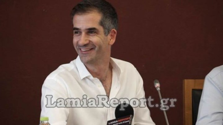 Το αστείο Μπακογιάννη για την “οικογενειακή γκαντεμιά” στην τελευταία του ομιλία ως Περιφερειάρχης – ΒΙΝΤΕΟ