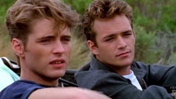 H πρεμιέρα του Beverly Hills 90210 και το συγκινητικό αντίο στον Λουκ Πέρι – ΒΙΝΤΕΟ