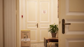 Για πρώτη φορά Ανταποδοτική Ανακύκλωση στο Μαξίμου – Μητσοτάκης: Σεβόμαστε το περιβάλλον στην πράξη – ΒΙΝΤΕΟ