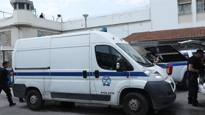 Αιφνιδιαστικοί έλεγχοι κομάντο της ΕΚΑΜ σε φυλακές – BINTEO