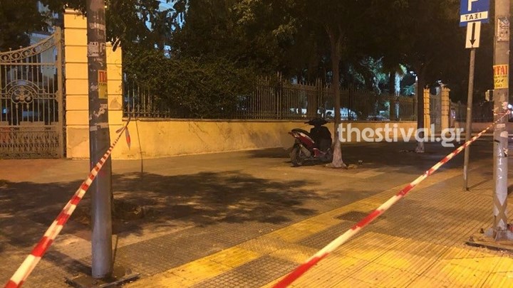 Συναγερμός για ύποπτο μηχανάκι έξω από το ΥΜΑΘ – ΤΩΡΑ