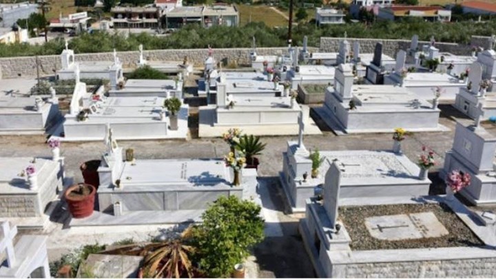 Φρίκη σε νεκροταφείο στο Ναύπλιο: Βρέθηκε νεκρό έμβρυο εκτός τάφου – Τι εξετάζουν οι Αρχές