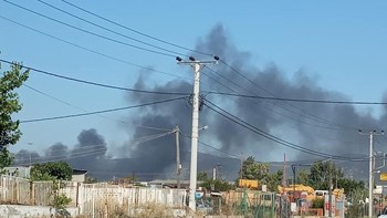 Η φωτιά στον Ασπρόπυργο από την Αθηνών-Κορίνθου – ΦΩΤΟ