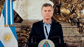 Ο πρόεδρος της Αργεντινής δεσμεύτηκε να «αναστρέψει το κακό αποτέλεσμα των προκριματικών εκλογών»