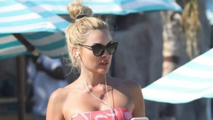 Η Βίκυ Κάβουρα απολαμβάνει το παγωτό της και “λιώνει” το Instagram – ΦΩΤΟ