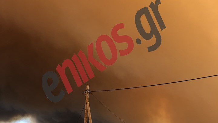 Χωρίς ρεύμα χωριά της Εύβοιας στο σημείο της πυρκαγιάς