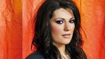 Καίγεται το χωριό της Κατερίνας Ζαρίφη στη Θήβα – Το οργισμένο της μήνυμα στο Instagram – ΦΩΤΟ