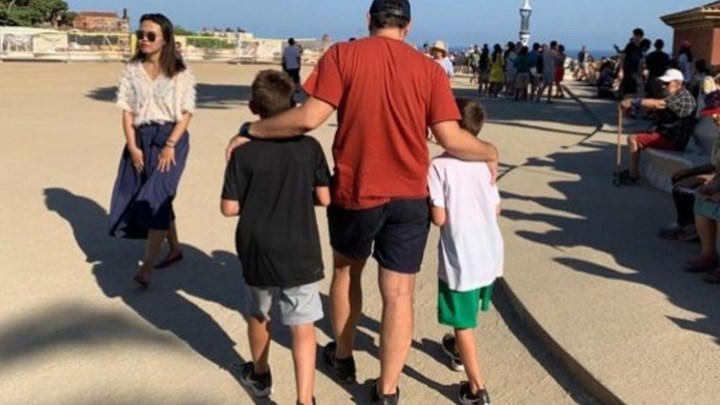 Ο Αλέξης Τσίπρας με τους γιους του στη Βαρκελώνη – ΦΩΤΟ