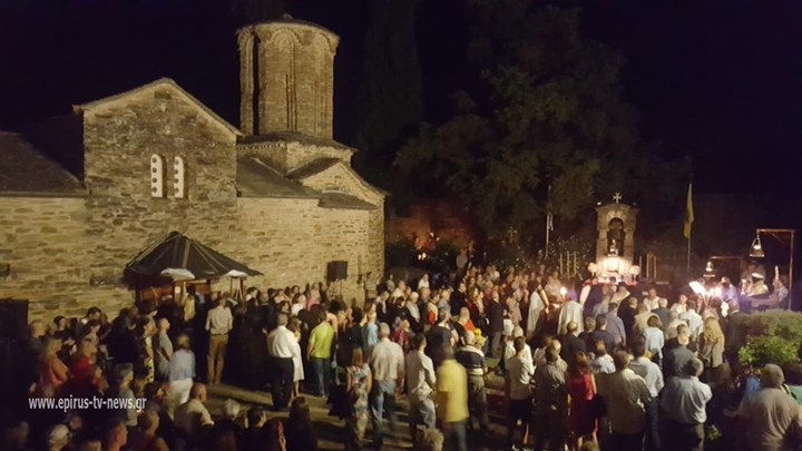 Κοσμοσυρροή Πιστών Στην Ιερά Μονή Κοιμήσεως Της Θεοτόκου Μολυβδοσκέπαστης – ΦΩΤΟ