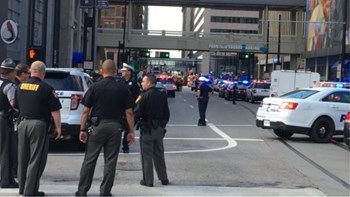 Έξι αστυνομικοί τραυματίες από πυρά ενόπλου οχυρωμένου σε σπίτι στη Φιλαδέλφεια – BINTEO