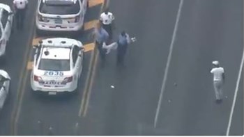 Μια σύλληψη από τους πυροβολισμούς στις ΗΠΑ – Έξι αστυνομικοί τραυματίες – ΒΙΝΤΕΟ