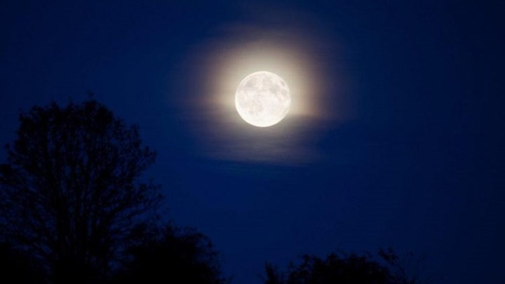 Δεκαπενταύγουστος με πανσέληνο – Γιατί θα είναι μικρότερο το φεγγάρι