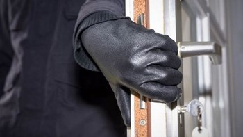 Διέρρηξε σούπερ μάρκετ για να κλέψει το κουτί με κέρματα για τον Σύλλογο Φίλων του Παιδιού