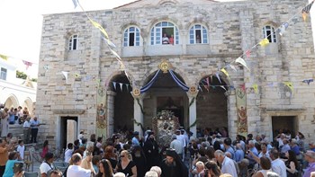 Με λαμπρότητα ο εορτασμός στην Παναγία Εκατονταπυλιανή της Πάρου – Δηλώσεις πολιτικών εκπροσώπων