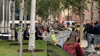 Οι πρώτες εικόνες από την επίθεση με μαχαίρι στο Λονδίνο – ΦΩΤΟ