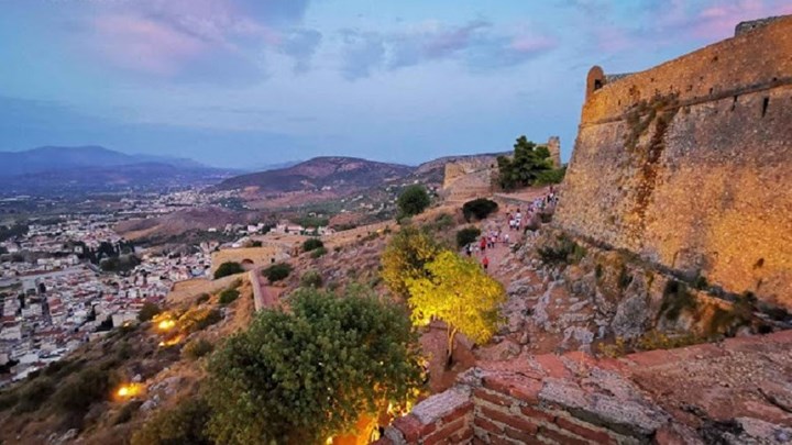 Μαγευτική η πανσέληνος του Αυγούστου από το Ναύπλιο – ΦΩΤΟ – ΒΙΝΤΕΟ