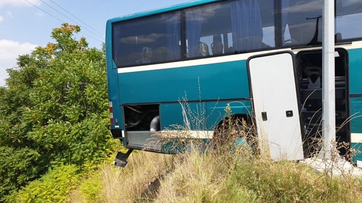 Τρόμος για επιβάτες λεωφορείου στα Γρεβενά : Παραλίγο να πέσει στον γκρεμό – ΦΩΤΟ – ΒΙΝΤΕΟ