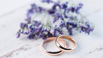 Γνωστό ζευγάρι ετοιμάζει τον γάμο του – Η διπλή τελετή και το ταξίδι στις Μαλδίβες – ΦΩΤΟ