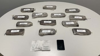 Χειροπέδες σε ζευγάρι στη Θεσσαλονίκη – Είχαν κρύψει στο αυτοκίνητό τους 5,5 κιλά ηρωίνης