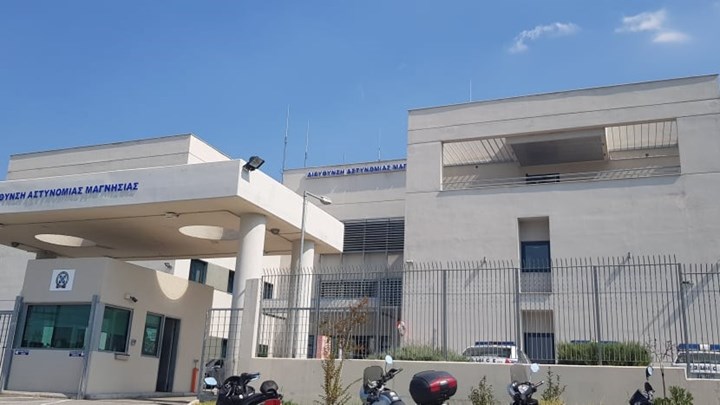 Πρώην σύζυγοι αλληλομηνύθηκαν και κατέληξαν στο… κρατητήριο στον Βόλο