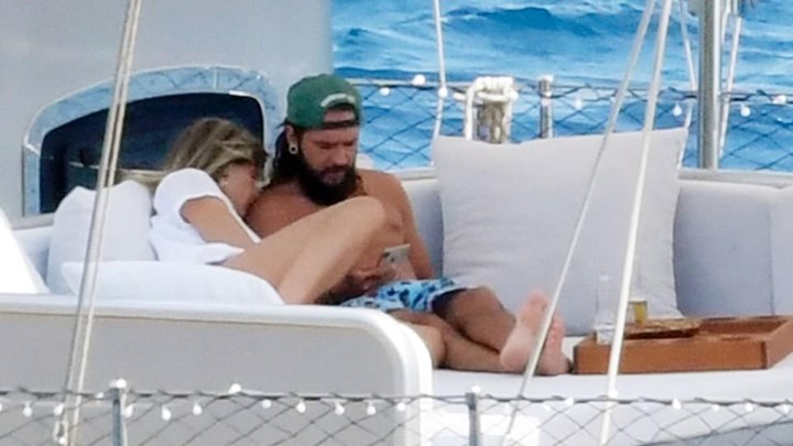 Παθιασμένα φιλιά για τη Χάιντι Κλουμ και τον σύζυγό της – ΦΩΤΟ – ΒΙΝΤΕΟ